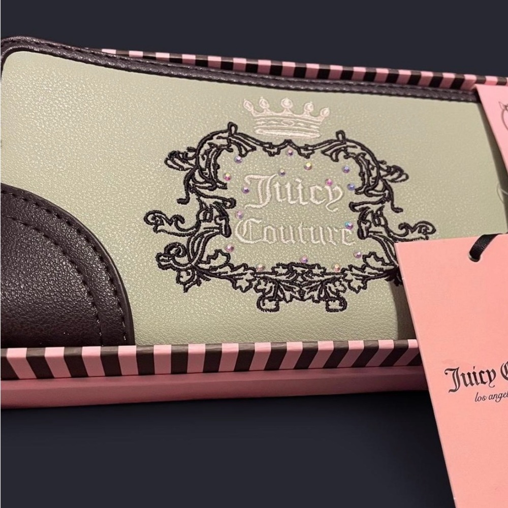 Juicy Couture Green and Black Wallet with Elegant Detailing